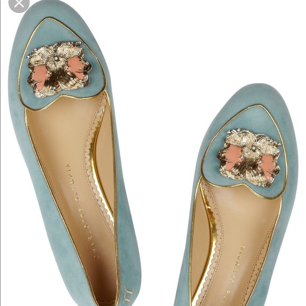 Looking for these shoes!! Size 7 1/2❤️❤️❤️❤️